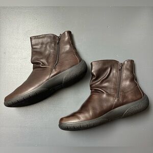 Hotter Whisper Ankle Booties in Chocolate Leather